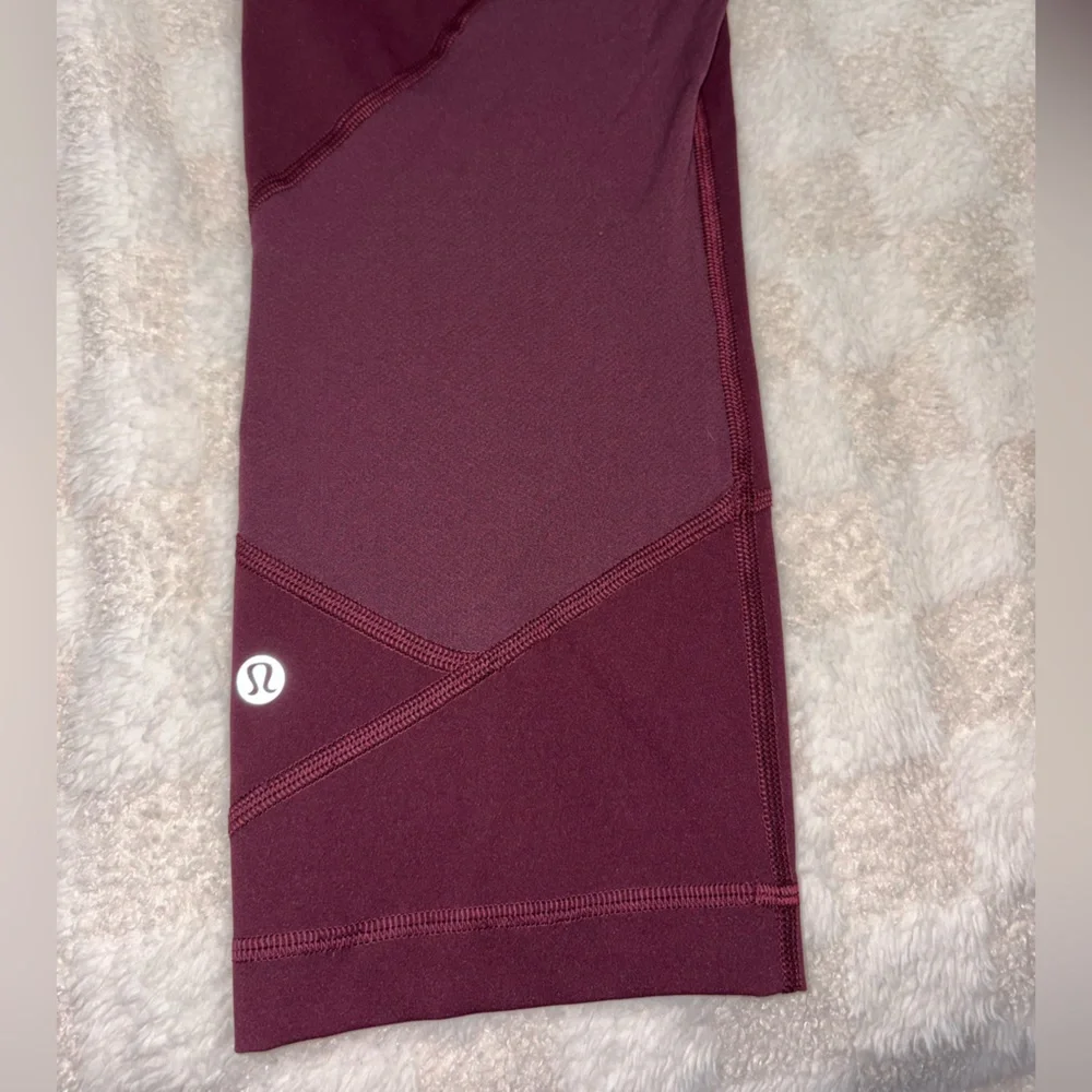 Lululemon Pace Rival Crop • 22
